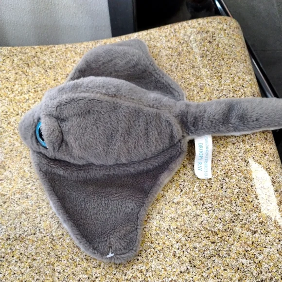✓Wishpets Droopy ray wide shimmery eye shimmery grey stingray plush - Picture 7 of 13